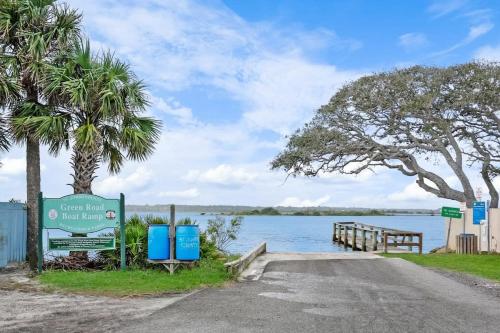 Duplex, Paradise Packs A Punch! Beachside Home, Heated Pool, Outdoor Lounge, Steps from Beach Access Duplex, Paradise Packs A Punch! Beachside Home, Heated Pool, Outdoor Lounge, Steps from Beach Access