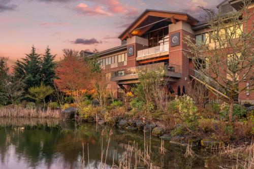 547074223 Best Western Premier Boulder Falls Inn