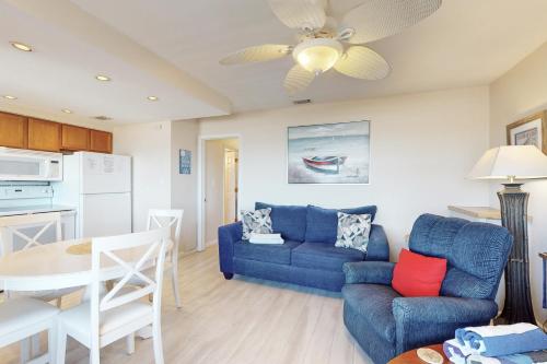 LeMar 4 2 Br condo by RedAwning – Indian Rocks Beach, FL