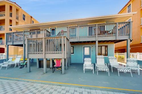LeMar 4 2 Br condo by RedAwning – Indian Rocks Beach, FL