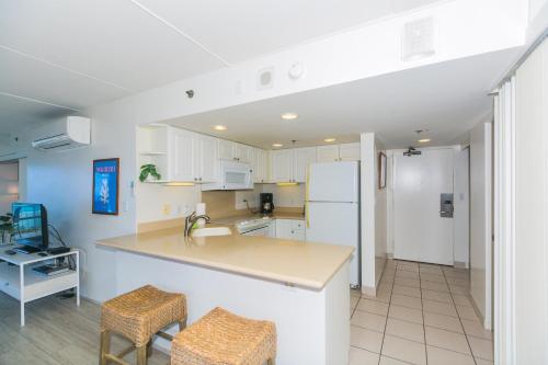 Ilikai Tower 1744 Yacht Harbor View 2BR - image 19