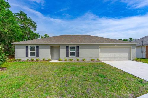 spacious 4-bedroom WITH KING BED in Palm Coast, USA