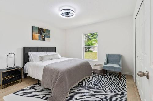 spacious 4-bedroom WITH KING BED in Palm Coast, USA
