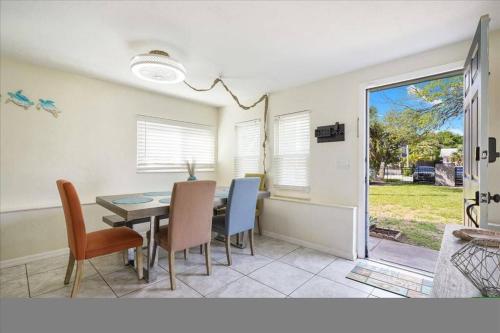 5 minutes walk to beach 4BR/2baths in Daytona Beach, USA