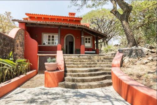 Breathtaking View -Hotel-Like Gem -Pool -HotTub in Tepoztlán, Mexico