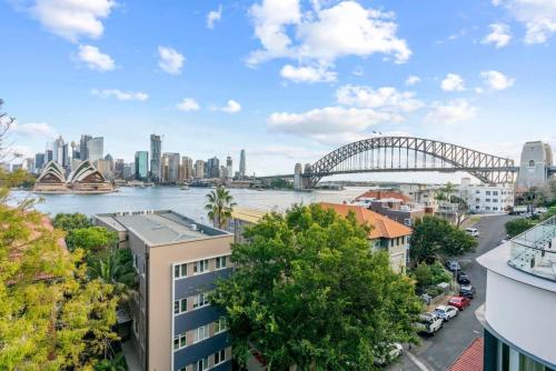 Lovely Apartment with Spectacular Views! Sydney