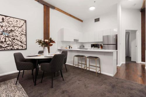 1 BR Apartment In the Heart of Darling Harbour - image 3