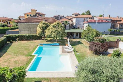  Villa near Milan with swimming pool in Divignano