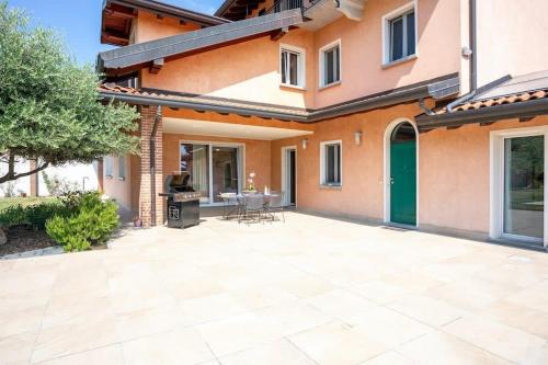 Villa near Milan with swimming pool