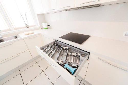  4 bedroom apartment with pool & jacuzzi in Maccagno Inferiore