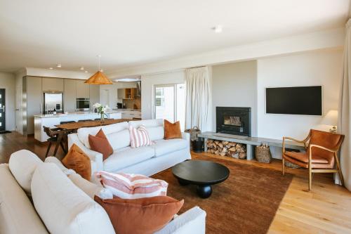 Penshurst - Lake & Mountain Views - Sleeps 10 - image 5