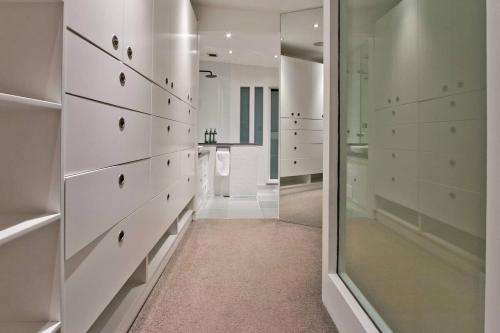 3 Storey House Walk to Fox Studios SCG & City - image 7