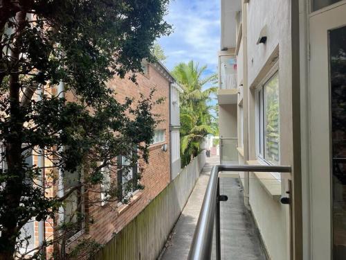 Cozy Manly Beachside Apartment - image 10