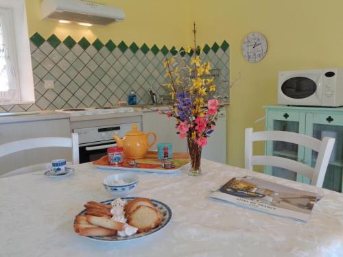 Gîte de charme avec jardin privé et décoration raffinée - FR-1-496-129 (Gite de charme avec jardin prive et decoration raffinee - FR-1-496-129) in ชอบงนิเญ เลส แบงส์