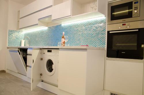 Blue Luxury Apartment - image 11