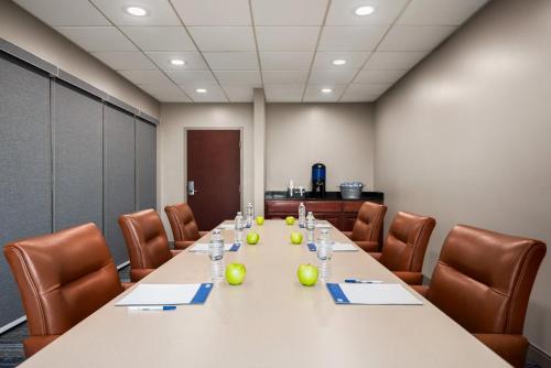 Holiday Inn Express & Suites Mobile West I-10 an IHG Hotel - image 3
