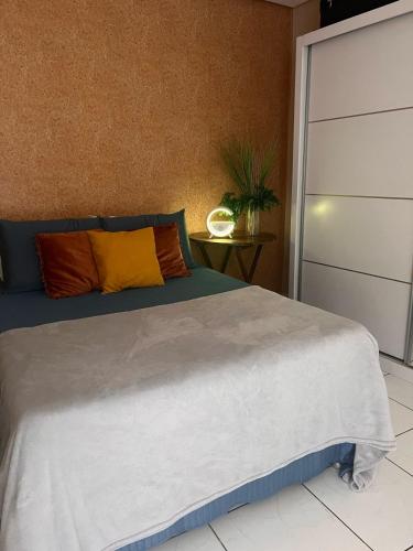 Quarto em AP compartilhado Ponta da areia Quarto em AP compartilhado Ponta da areia