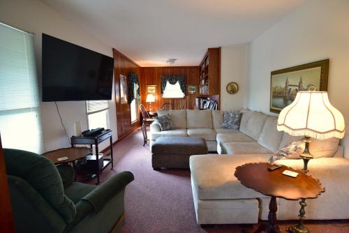 Souther Country Lodge - 200 Acres! in Blairsville, USA