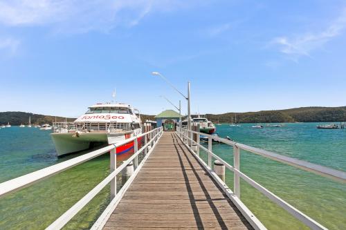 The Palmy Jewel Walk to Beach and Ferry