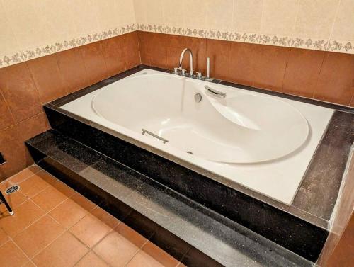 Hot tub, Cottonwood Villa Mewah Nilaya @Dago - BBQ Pingpong in Cimenyan