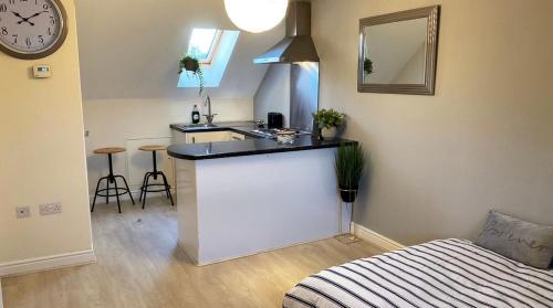 Studio one bedroom En-Suite with Kitchenette