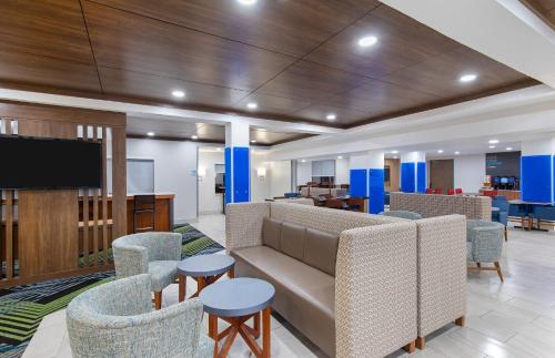 Holiday Inn Express Hotel & Suites Birmingham - Inverness 280 By IHG - 숙소 외관
