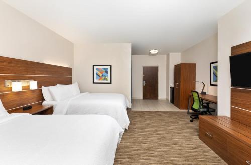 Holiday Inn Express Hotel & Suites Birmingham - Inverness 280, an IHG Hotel