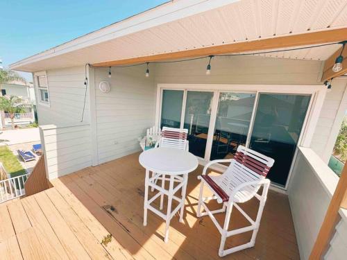 LaLas Beach House in New Smyrna Beach, USA