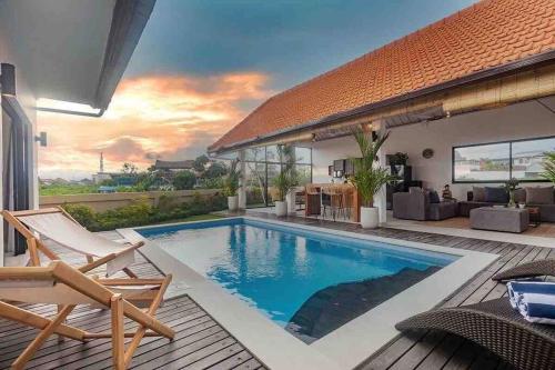 New 3BR villa,Sunset &ricefield views Canggu area!