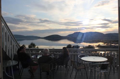 Erkély/terasz, Ulvsvag Gjestgiveri og Fjordcamping AS in Ulsvag