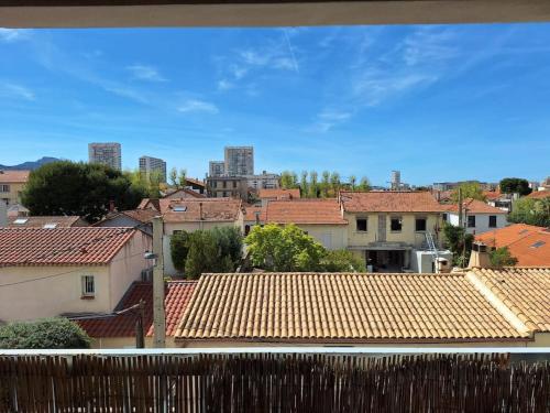 Vue panoramique ensoleillée - Location saisonnière - Marseille