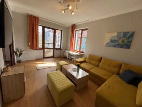 Rio Sunny 2BDR Apt near NDK - Metro - non-stop paid public Parking, Sofia (Foto 2)
