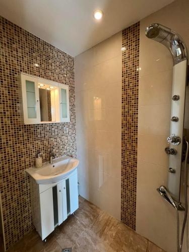 Rio Sunny 2BDR Apt near NDK - Metro - non-stop paid public Parking, Sofia (Foto 4)
