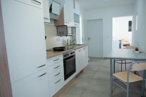 Konyha, Monteuerunterkunft - Flexibel und Modern!- NEU in Laichingen