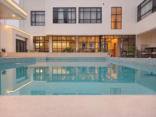 مسبح, Hotel Gulmohar in Chitwan