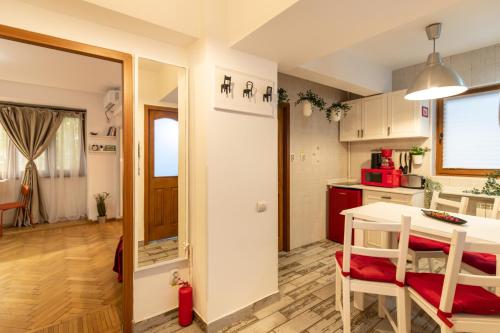 2BR Apartment at Piata Natiunilor Unite: Perfect for City Center Stays - image 5
