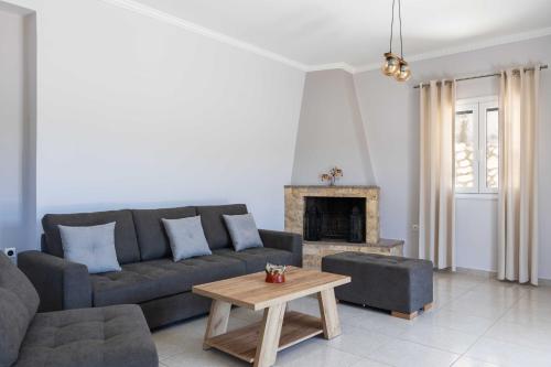 Plaka's House