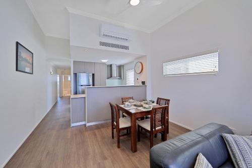 Dwell @ 25, Oceanfront Apartment, Bargara (fotografie 5)
