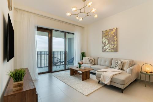 Spacious 1-Bedroom in Summer, Lagoon Access Feature - Allsopp&Allsopp, Dubái