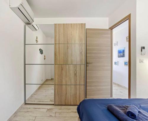2 bedrooms, 4 beds
