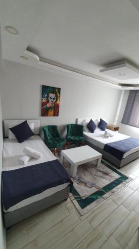 Luu Hotel - Tap to explore photos