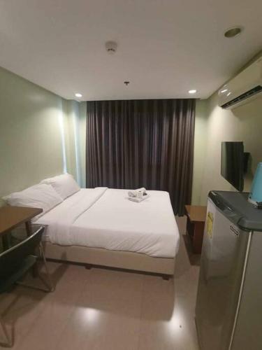 Spacious Studio Apartment B503, Manila