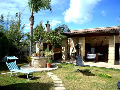 Hikari villa with equipped garden and parking space in the San Foca area, San Foca