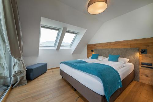 3 bedrooms, 5 beds