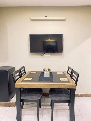 102-Luxury Apartment to Admire your stay in Lahore - image 5