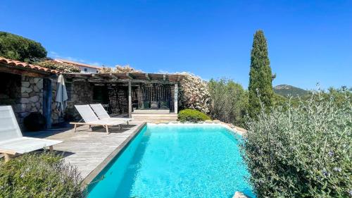 Belle bergerie avec piscine chauffee surplombant la baie de Santa Giulia - Location, gîte - Porto-Vecchio