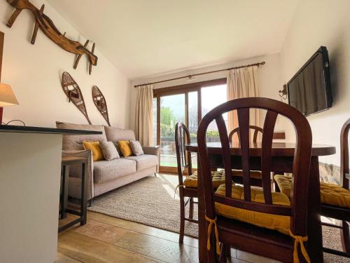 Bonita casa. Gran jardín. Con wifi. (Bonita casa. Gran jardin. Con wifi.) in Bourg-Madame