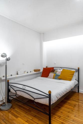 Lovely studio in Likavitos Hill