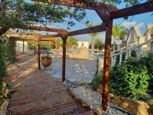 Dārzs, Hideaway Villa in Derinija