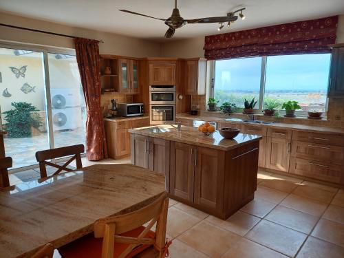 virtuve, Hideaway Villa in Derinija